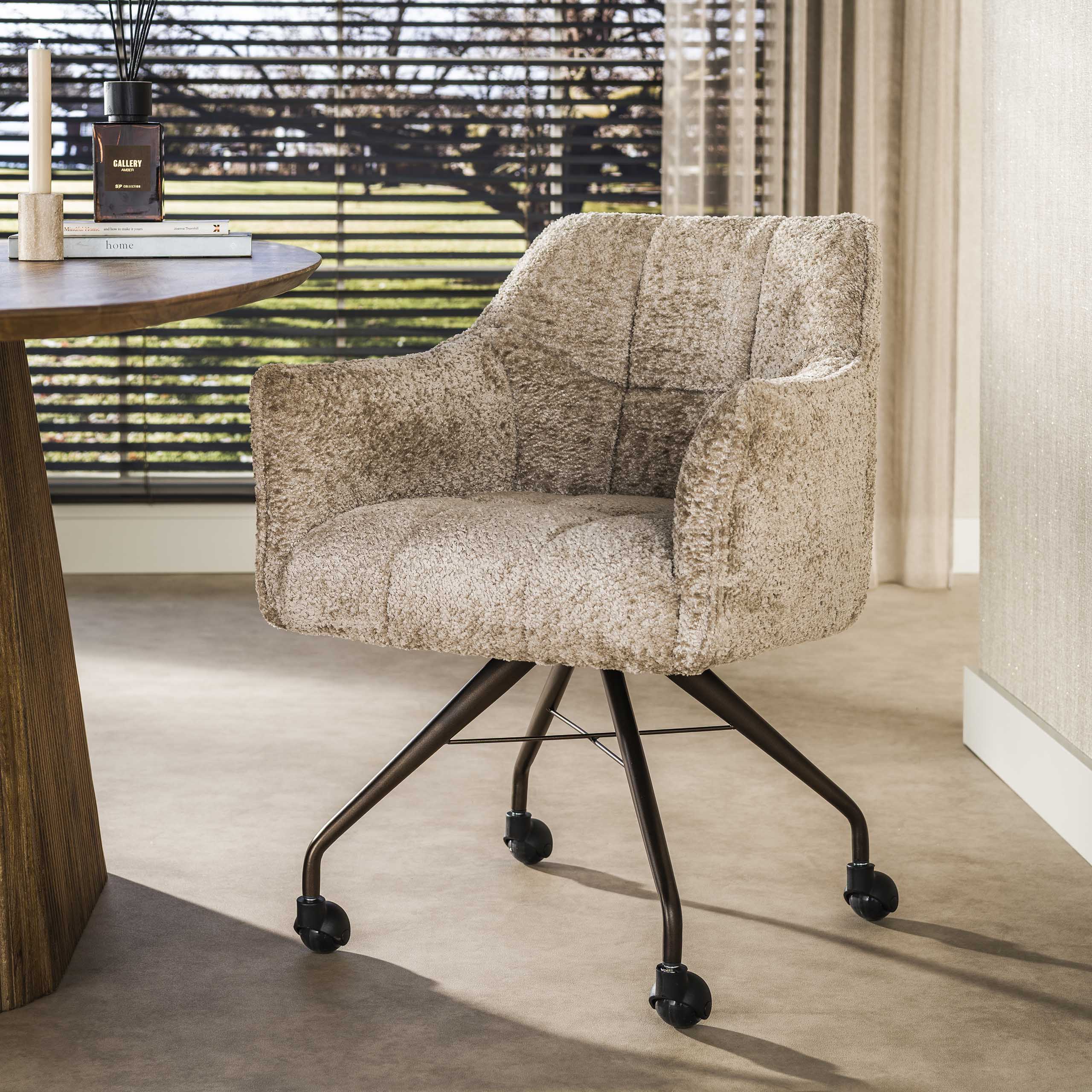 2er Set Armlehnstuhl Fino auf Rollen Soft-Teddy sand Beine braun