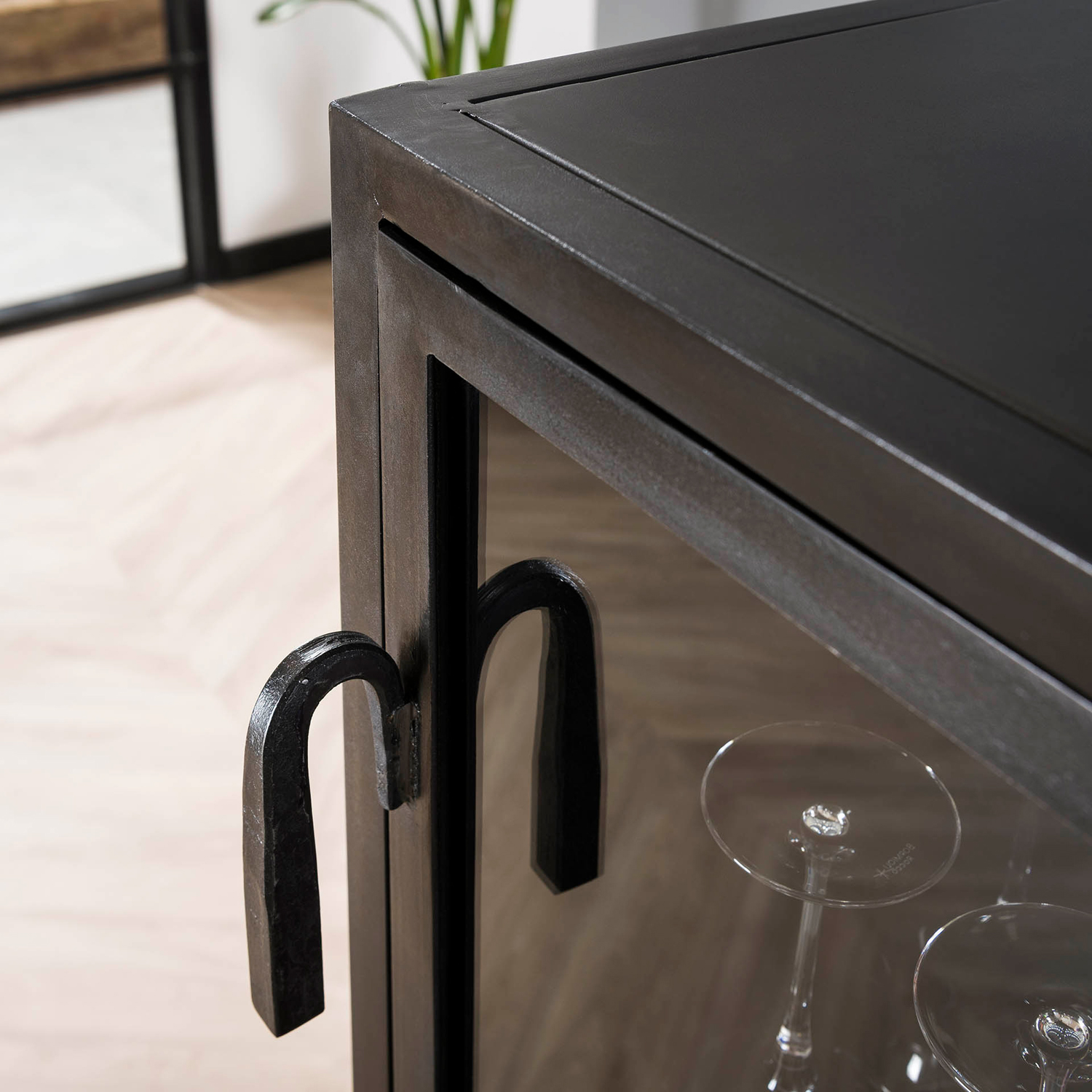 Industrie Weinschrank GUNS H 135 cm Metall Schrank
