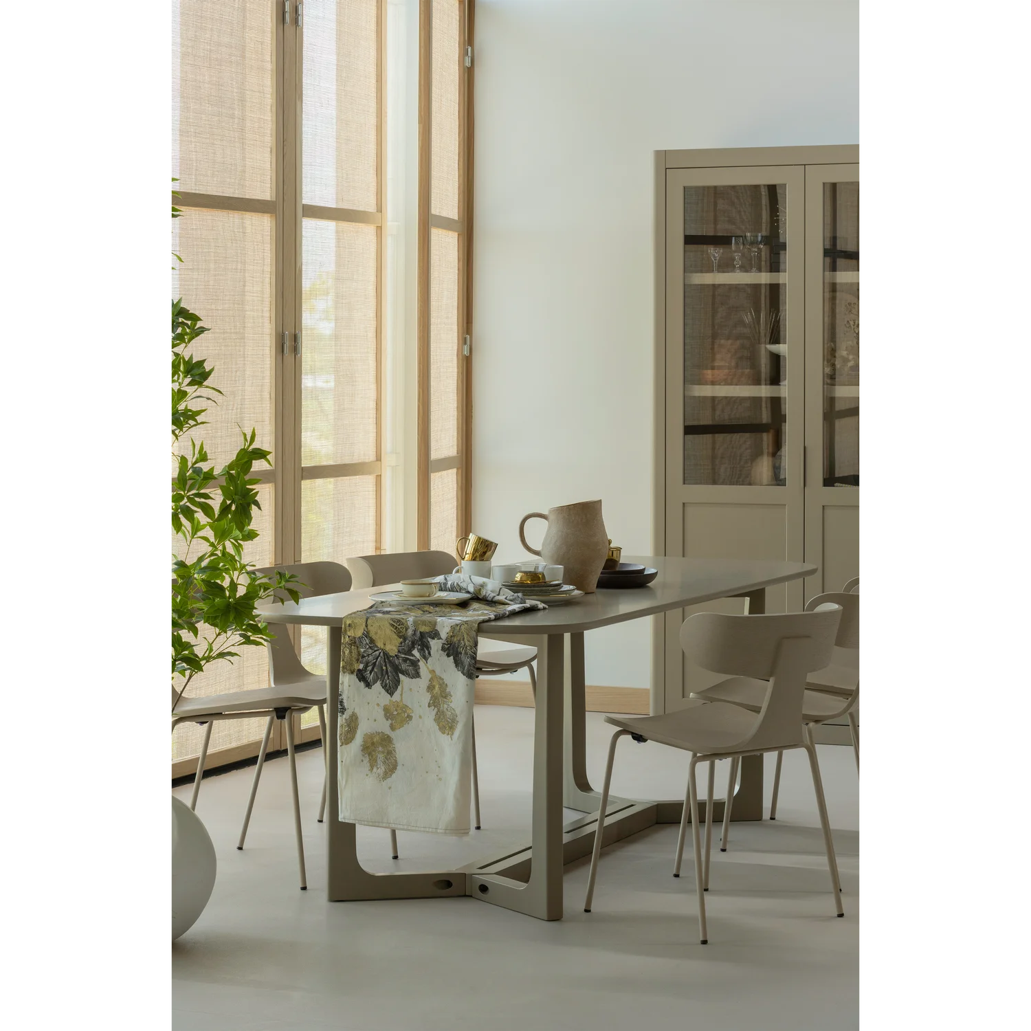 Esstisch FERION 240 x 90 cm Mango Massivholz mud