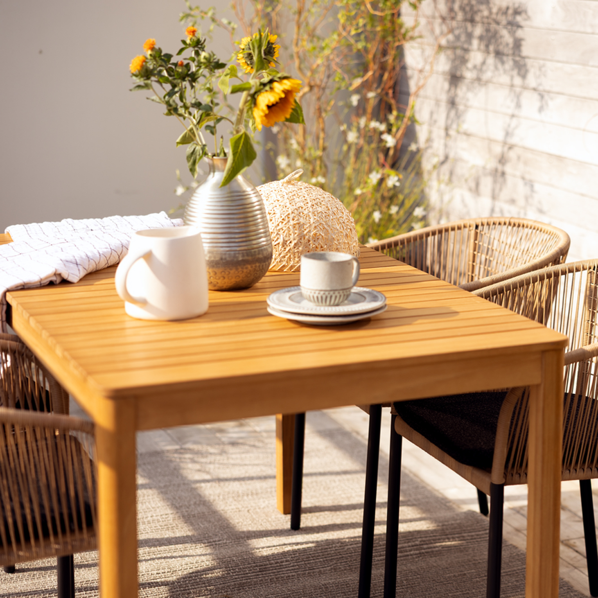 Gartentisch Joe 140 x 80 cm Teakholz natur