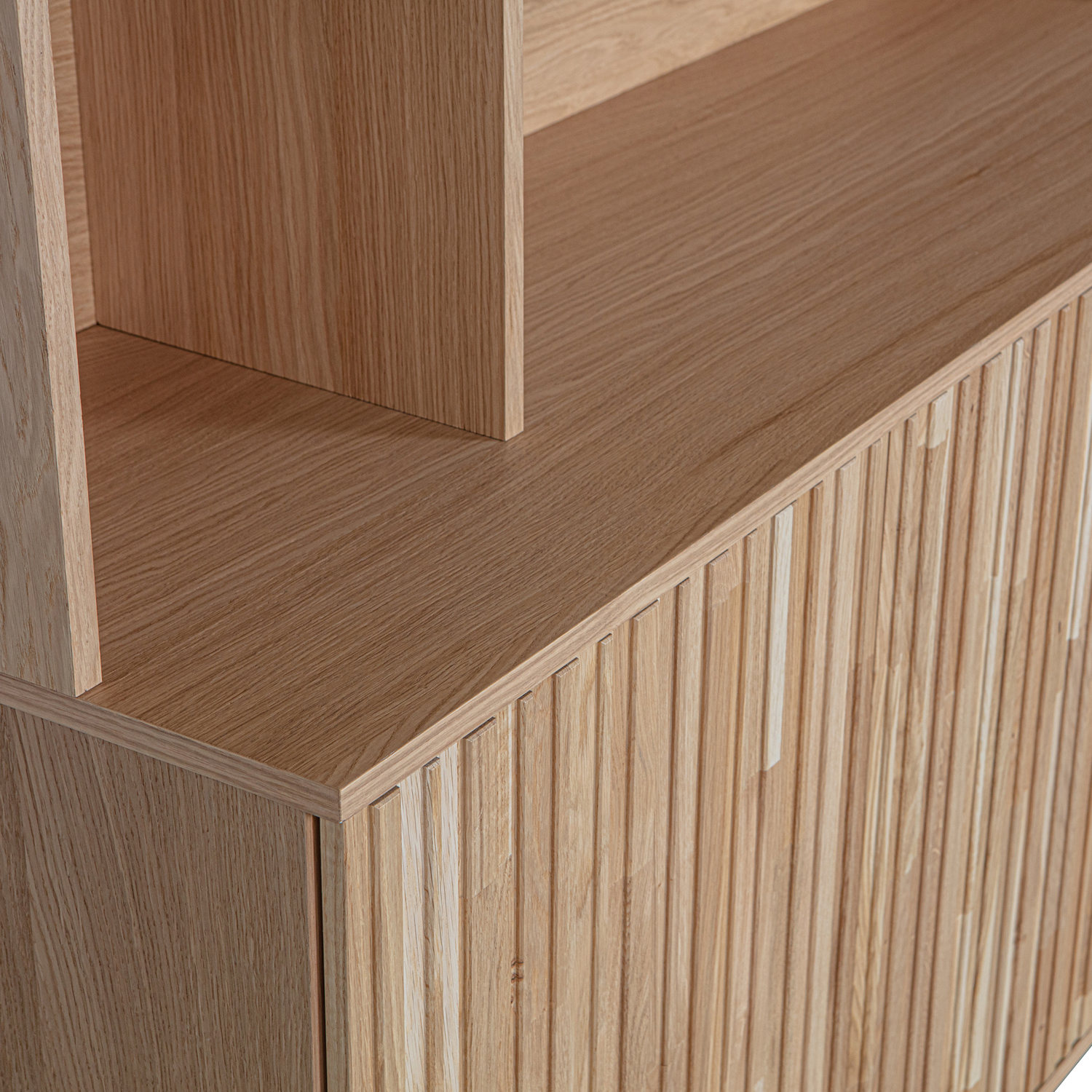 Schrank New Gravure 200 cm Eiche natur Anrichte