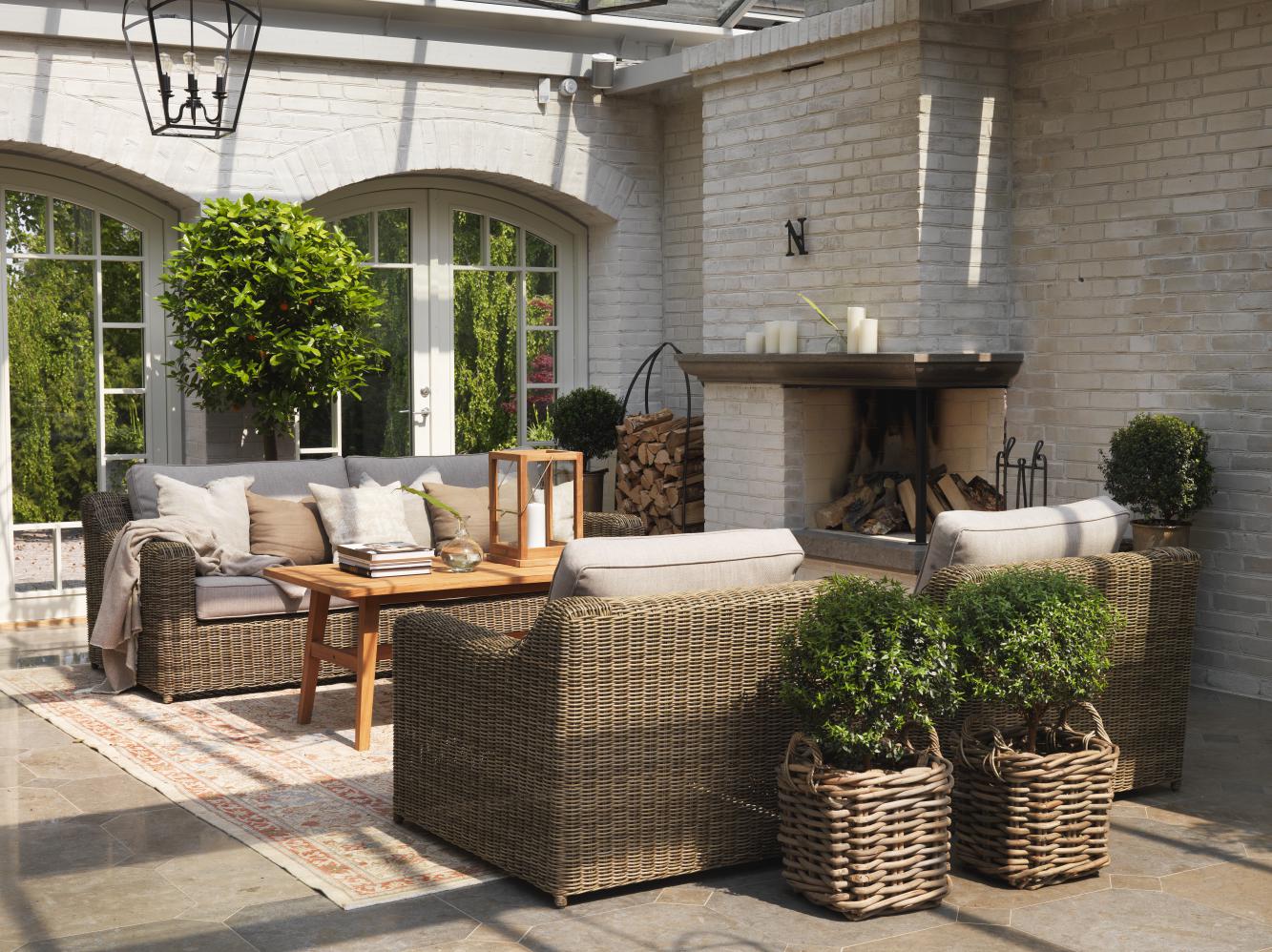 Garten Sessel Glendon Polyrattan natur mit Sitz- und Rückenkissen