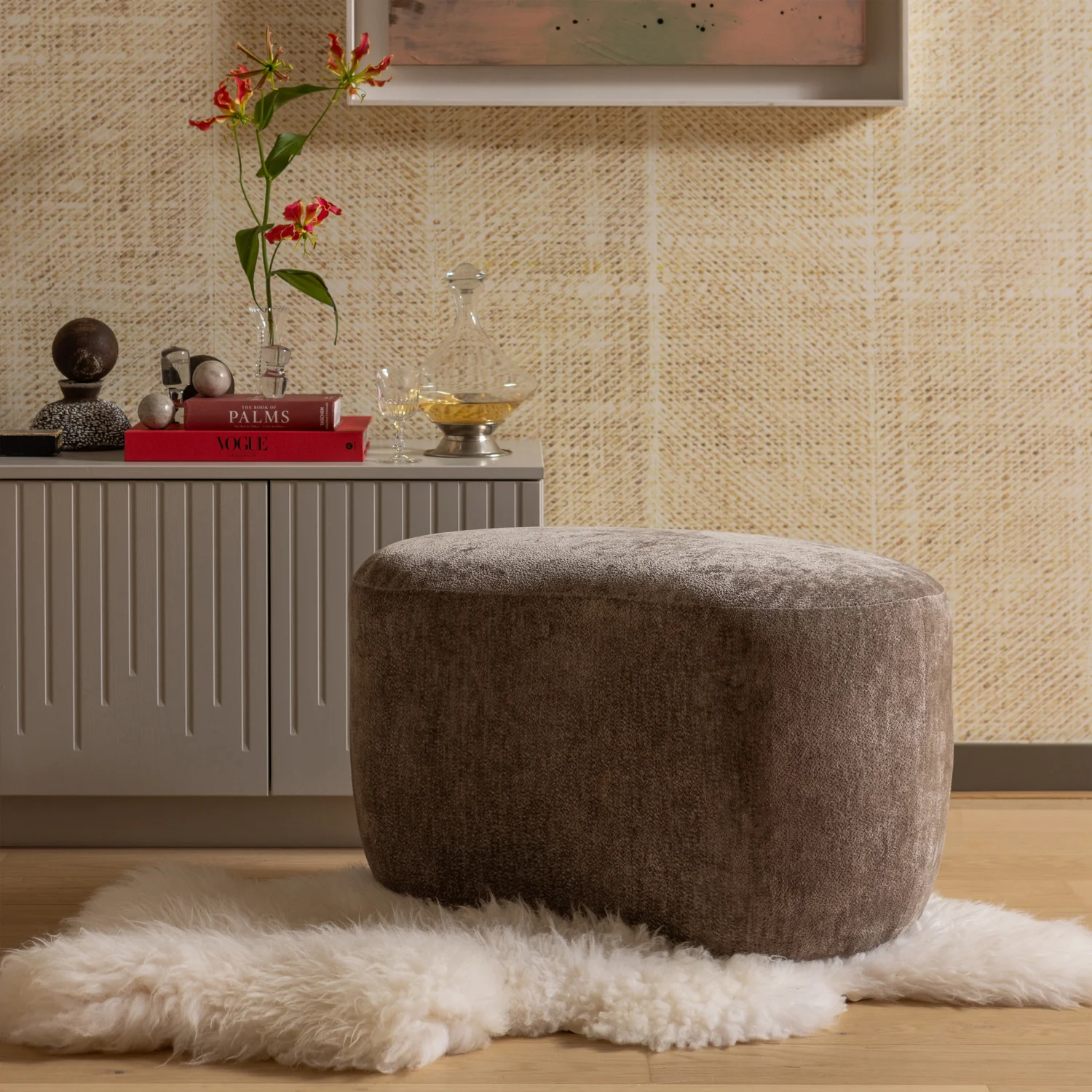 Pouf POPULAR organisch 73 x 51 cm Hocker Sitzhocker Chenillegewebe taupe Hocker Sitzhocker
