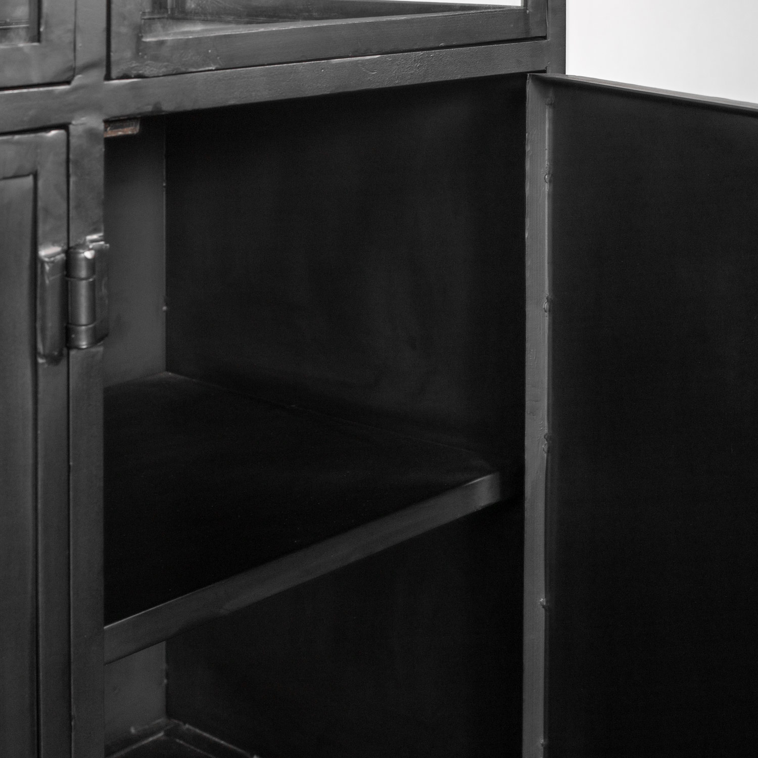 Industry Vitrine MILA aus Metall Schrank schwarz